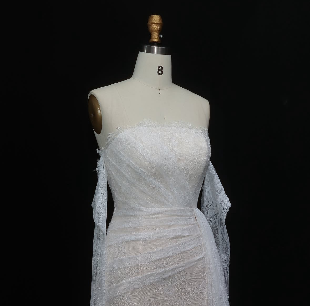 ‏Elegant Luxury Lace Dress with Detached Sleeves