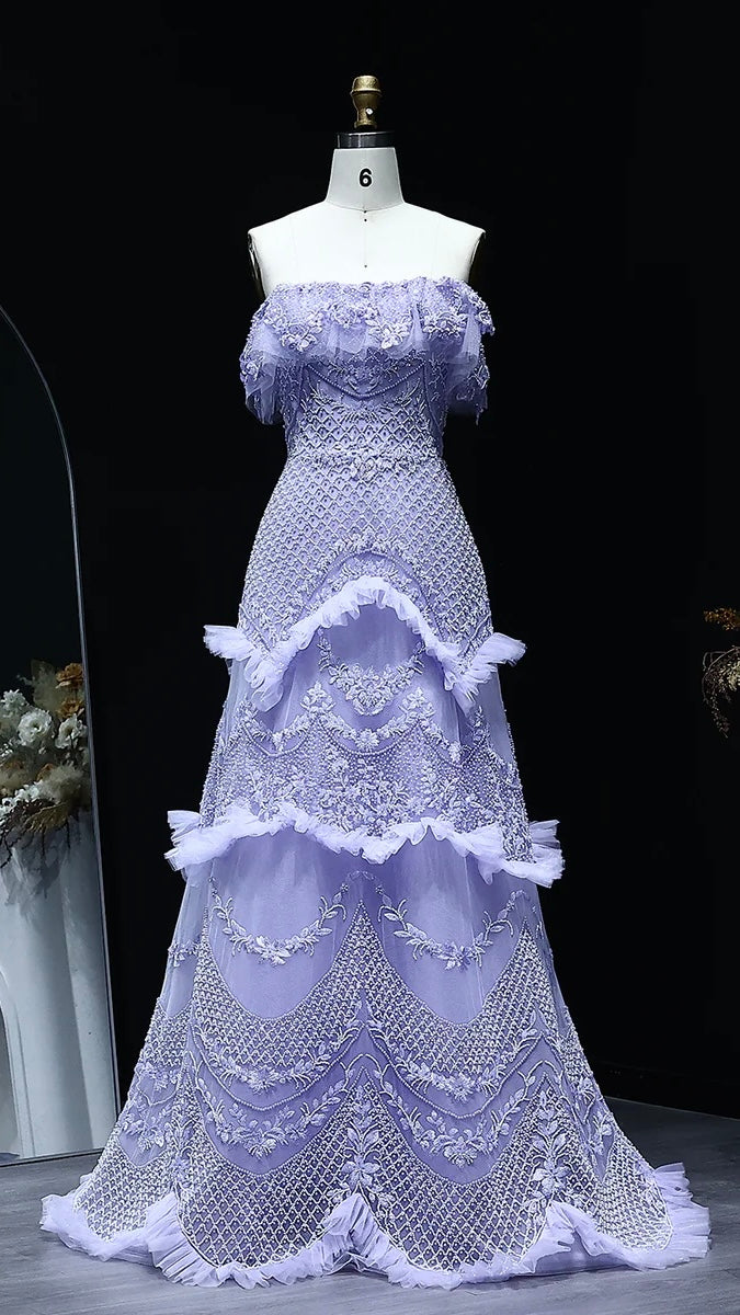 A classy evening dress without shoulders
