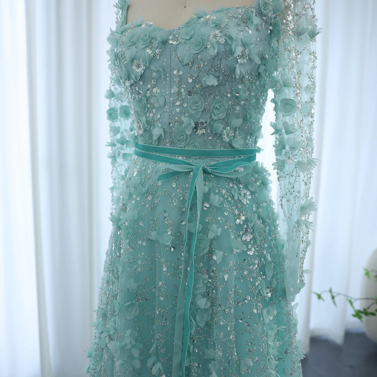 Luxury 3D Flower Long Sleeves Evening Dress